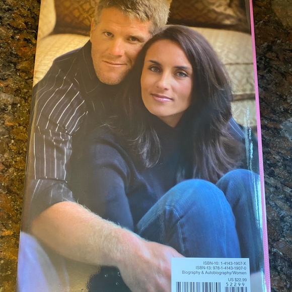 Last chance till 11/20! Brand new! Deanna Favre book "Don't bet against me!" - Picture 4 of 4